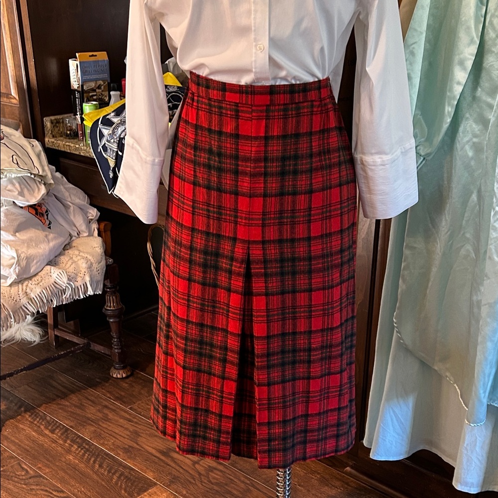 Vintage Paddle & Saddle Sz 33” Plaid Red and Black Women's Wool Skirt GVC